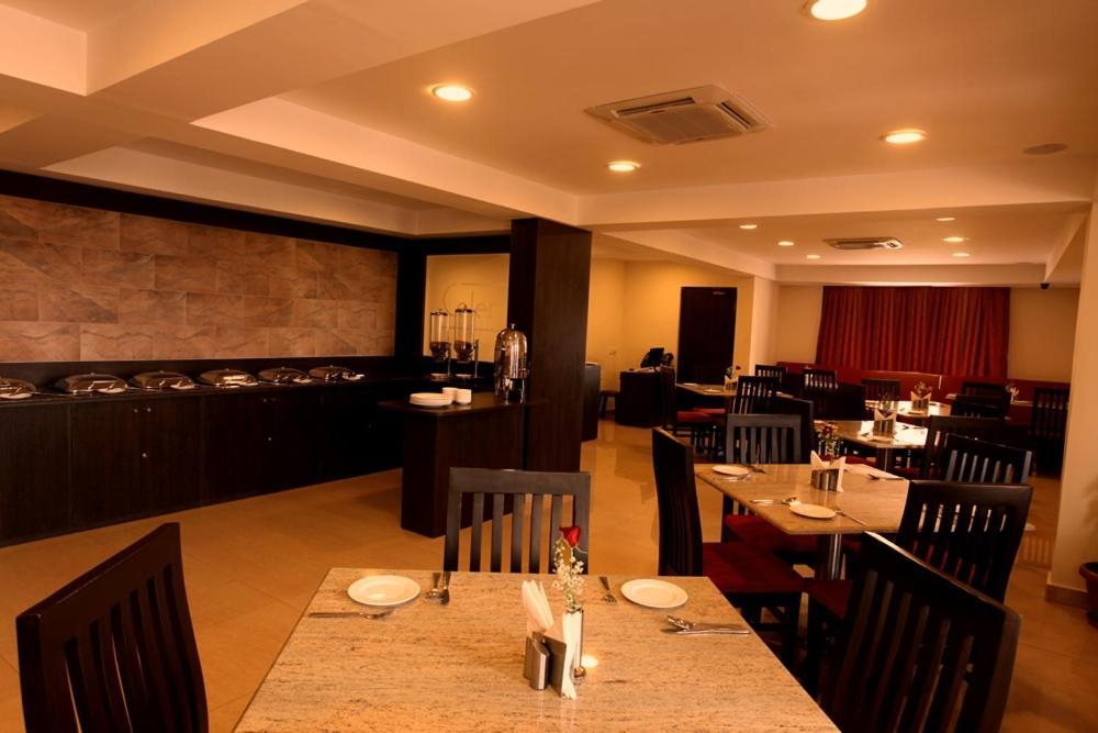 Hotel Nagarjuna Suites Bangalore Restoran gambar